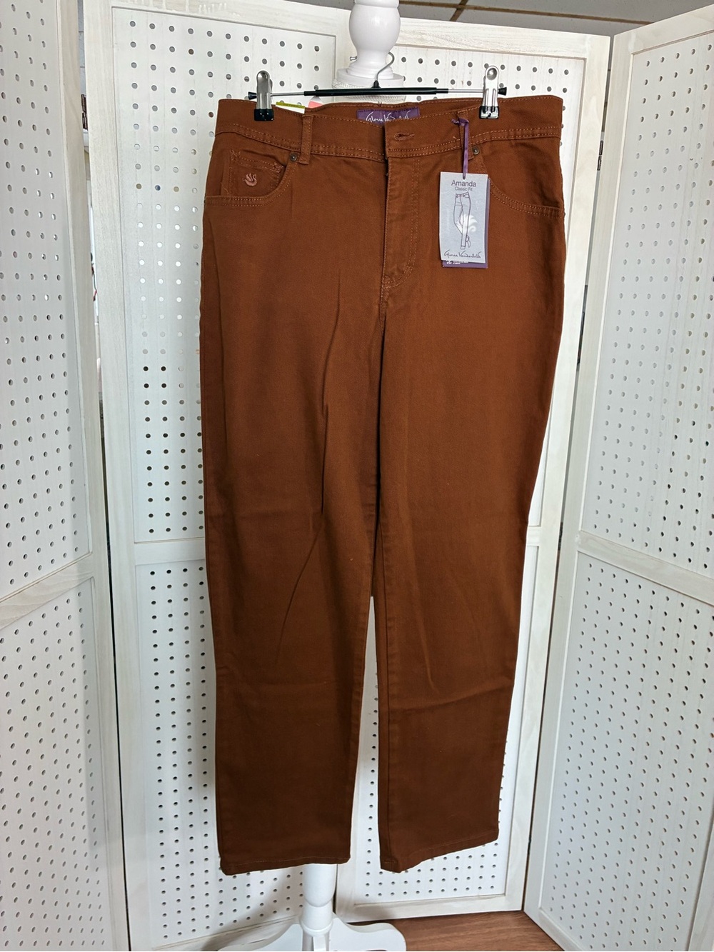 Gloria Vanderbilt Straight-Leg Jeans in Rust Brown